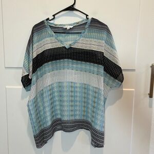Cabi Women's Size M‎ V-Neck Short Sleeve Geometric Print Blouse Top Striped Blue
